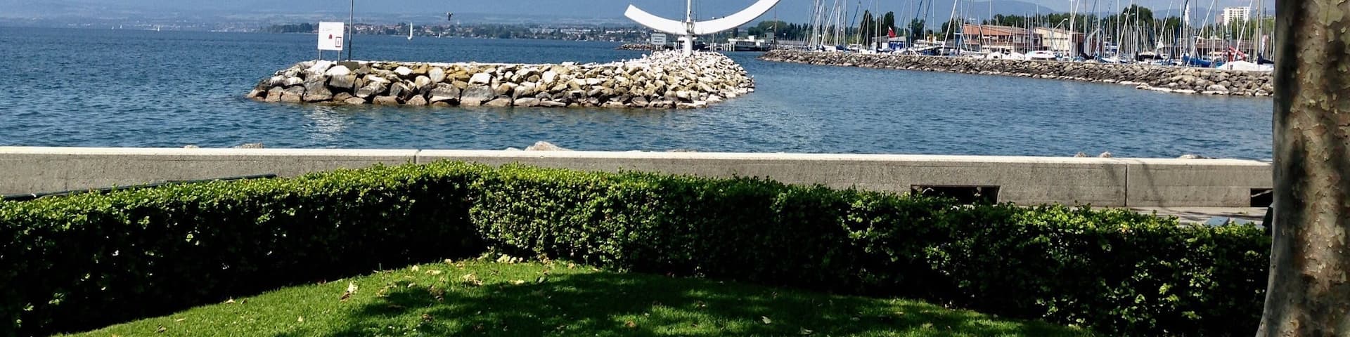 Stunning "weather vane" sculpture indicating the wind direction at the harbour entrance.