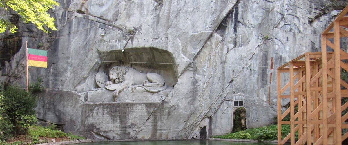 Go to the monument early to avoid crowds and check out the surrounding town of Lucerne for great chocolatiers and cheese fondue!