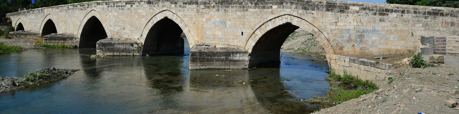 A view from the historical Hidirlik Bridge in Tokat, Turkey