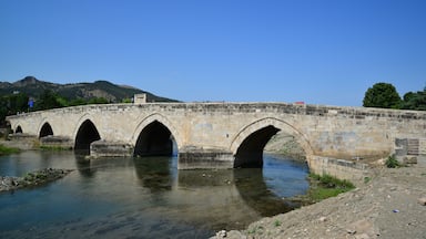 A view from the historical Hidirlik Bridge in Tokat, Turkey