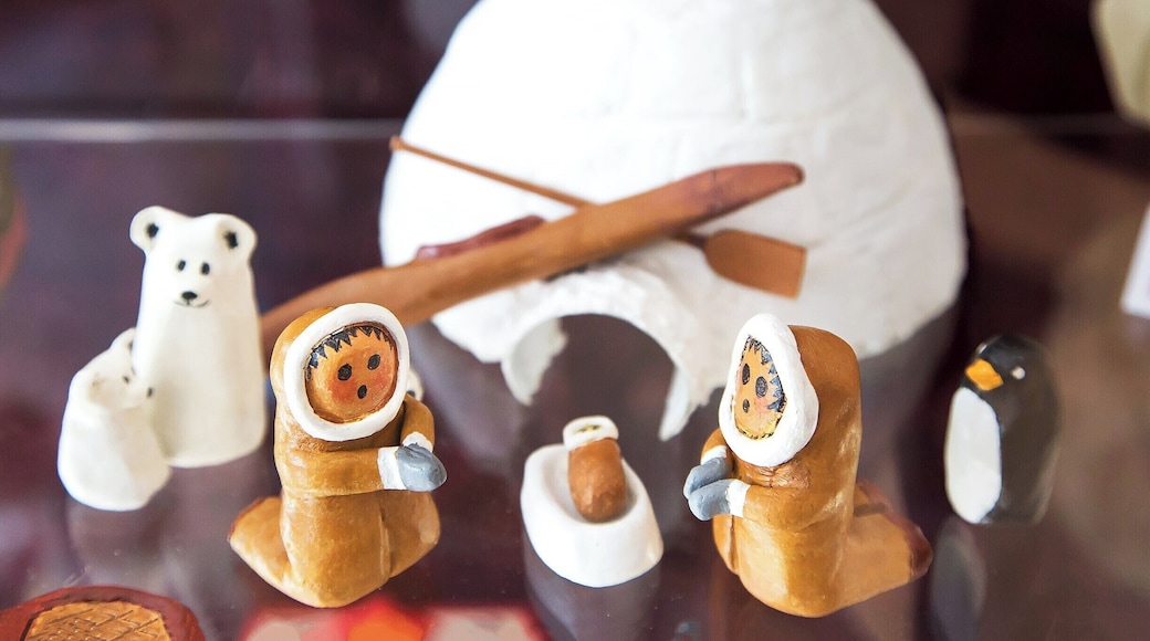 The Basilica gift shop displays a hundred or so nativity scenes from around the world. These guys look like Inuit to me, and I love the happy little polar bears in place of the donkeys and cows. However, I'd prefer the see a puffin rather than a penguin (penguins are only found at the south pole).