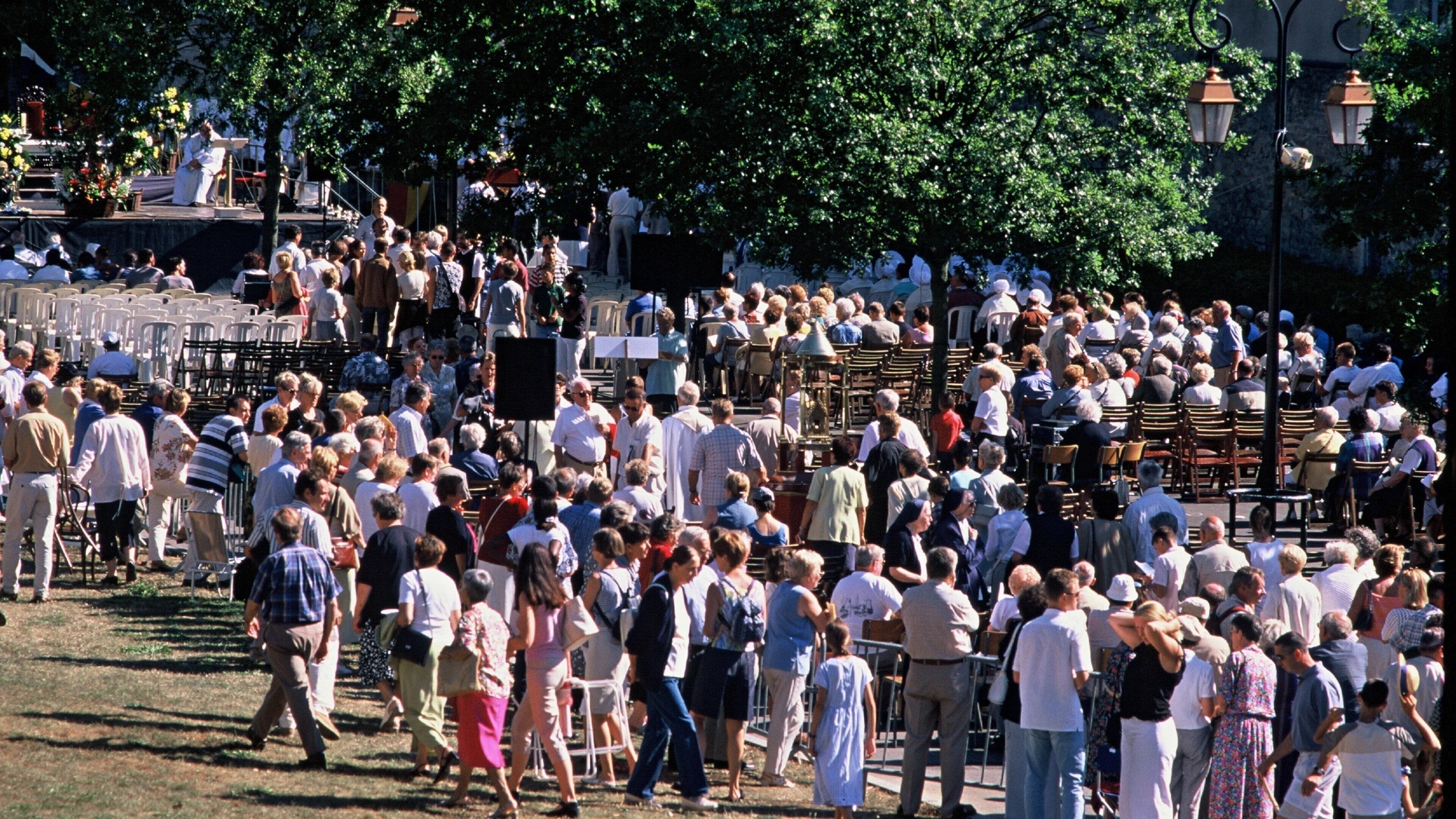 Lisieux which includes performance art as well as a large group of people