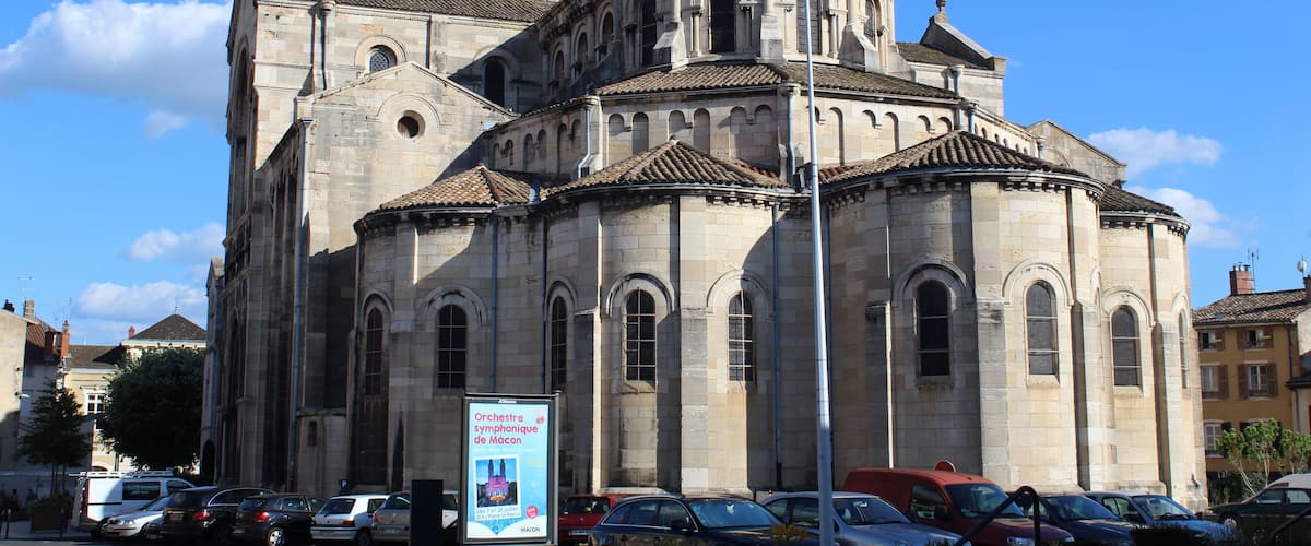 Église Saint-Pierre de Mâcon.