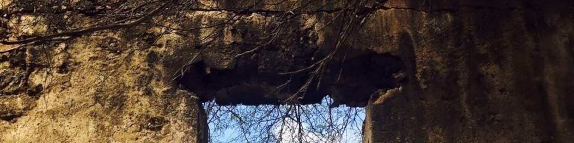 The Balashi Gold Mill was built at the tip of the Spanish Lagoon. Remnants of this once bustling mill are still visible in the pituresque setting near the narrow canyon of rocks known as as the ' Frenchman's Pass'