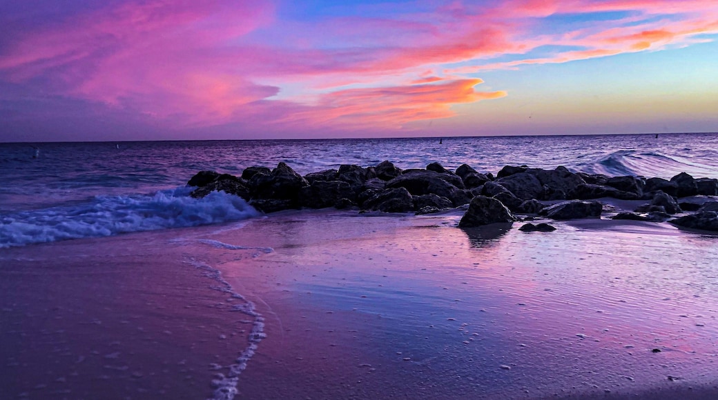 An Oranjestad sunset at its finest. Home to the third best beach in the world, Eagle Beach.