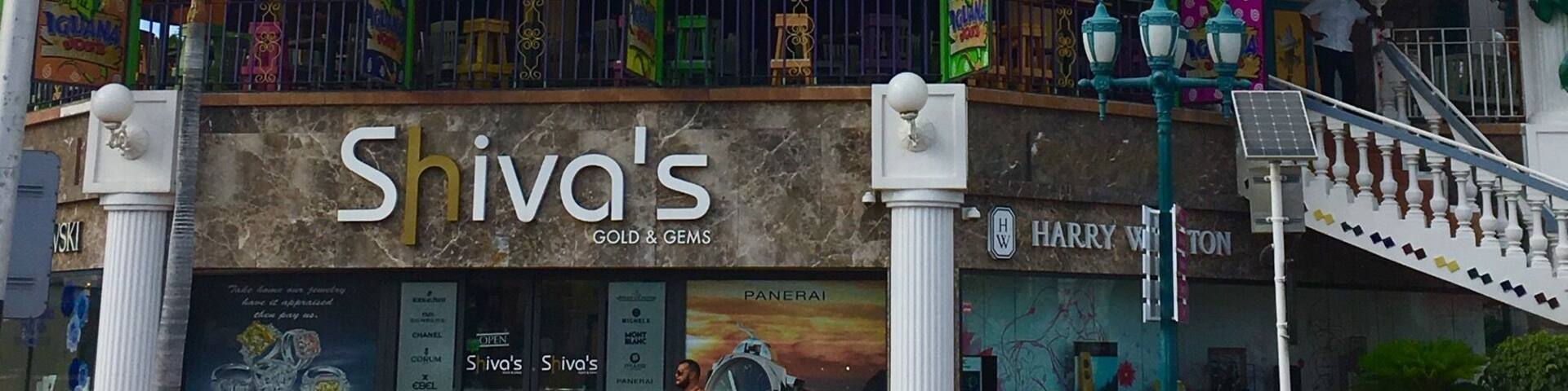 I pretty much fall for anything pink đ
đœđđžđ· #aruba #oranjestad #royalplaza