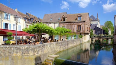 Montargis showing a bridge, a river or creek and outdoor eating