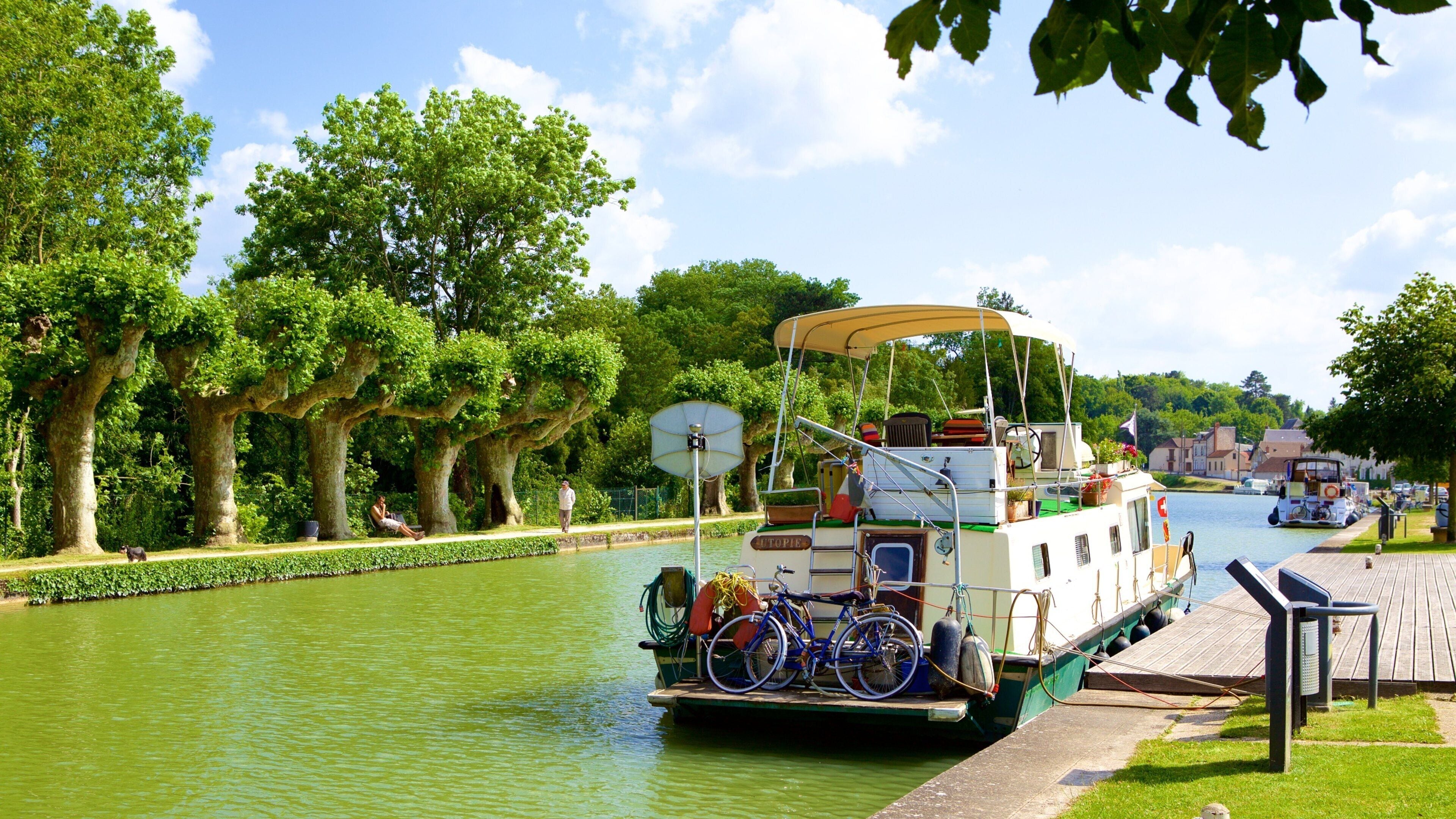 Montargis featuring boating and a river or creek