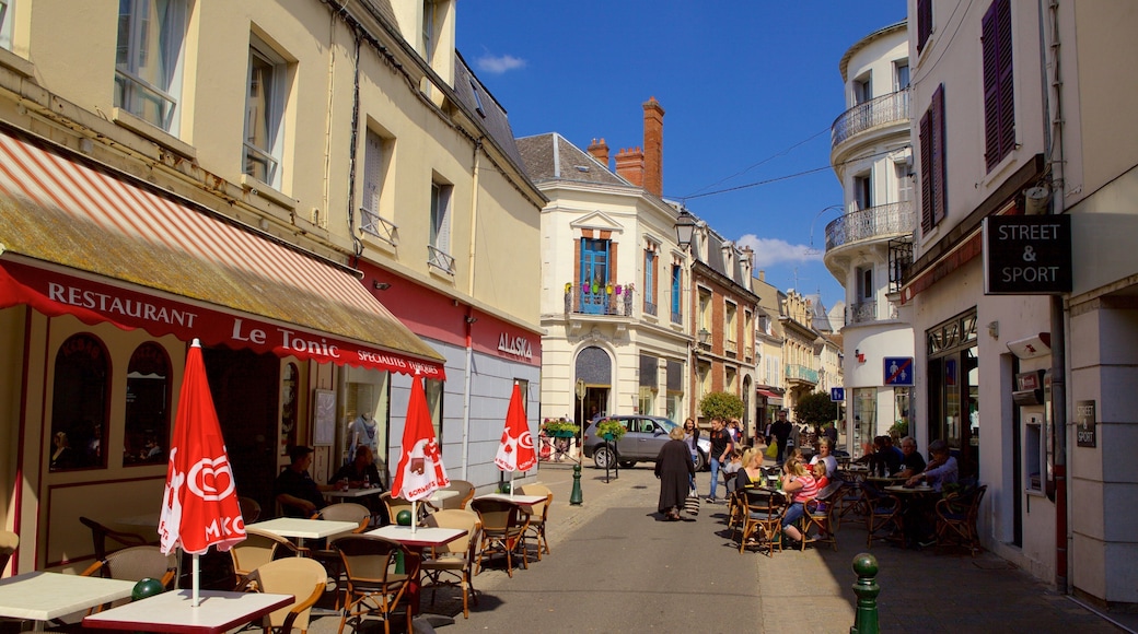 Montargis que inclui cenas de cafeteria e jantar ao ar livre