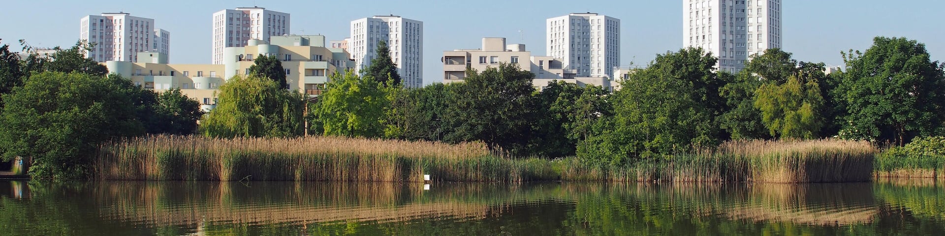 HK7K38 buildings, modern, modernity, europe, paris, france, suburbs, exterior,