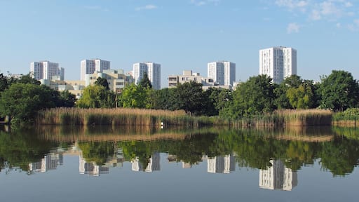 HK7K38 buildings, modern, modernity, europe, paris, france, suburbs, exterior,