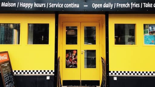 Really nice place at Montparnasse (Paris). Right outside the Montparnasse metro stop. If you want to taste burgers & fries without spending much this is the right place. #paris