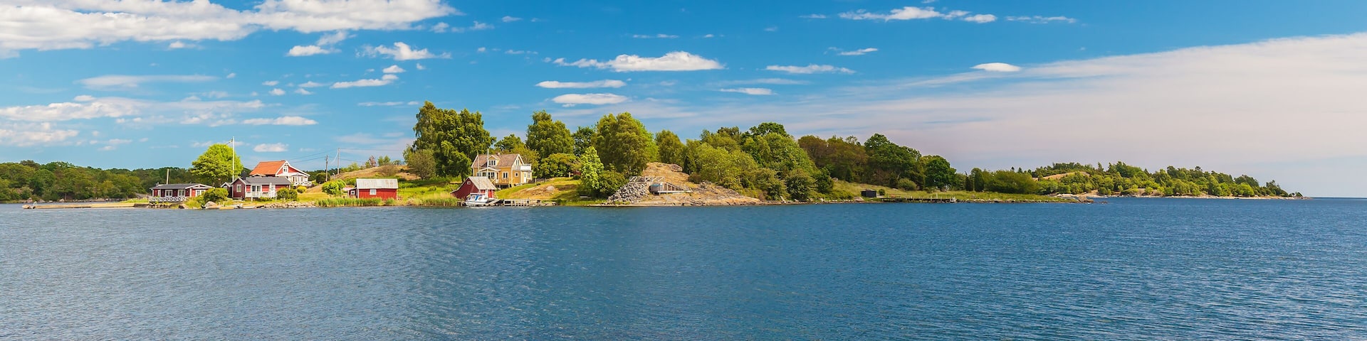 Panoramic image of a small swedish island with old houses