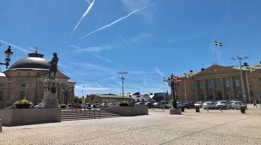 The Great Square in Karlskrona, Sweden, is the largest historical market square in Sweden. The large size of the square in relation to the surrounding city attests to the significance its planners placed on Karlskrona at its founding as Sweden's principal naval base in 1680.
#likealocal