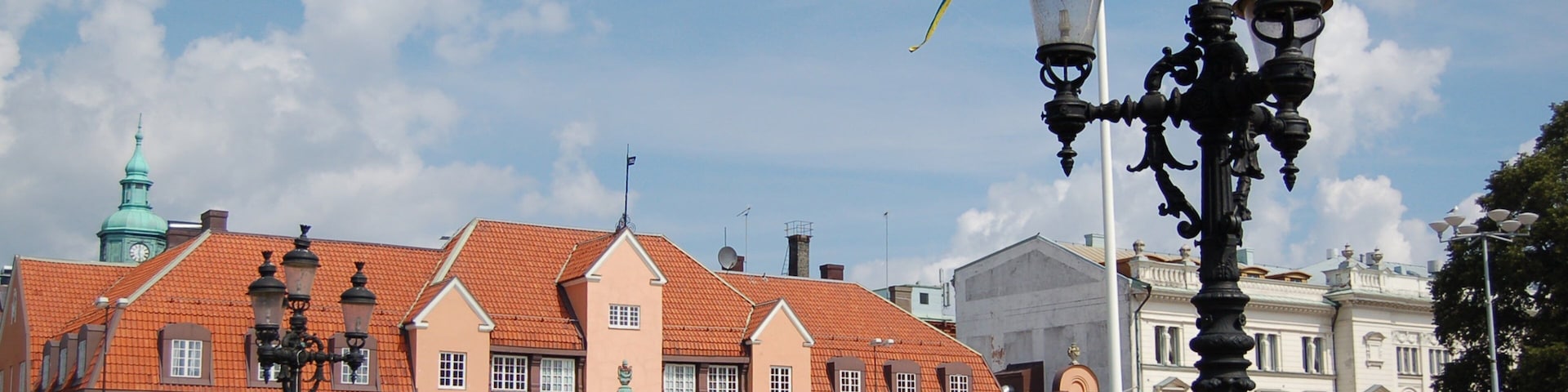 Karlskrona showing street scenes