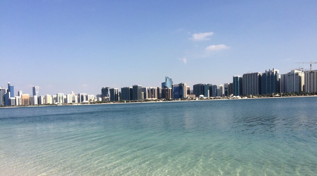 Maybe not your usual beach view, but I am still amazed how clear waters in AD are! #abudhabi #beaches #lifeatexpedia