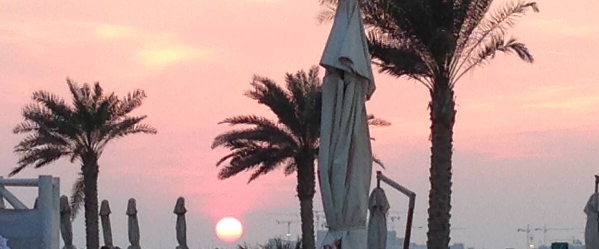 Cool evening walk along the Corniche #goldenhour #sunset