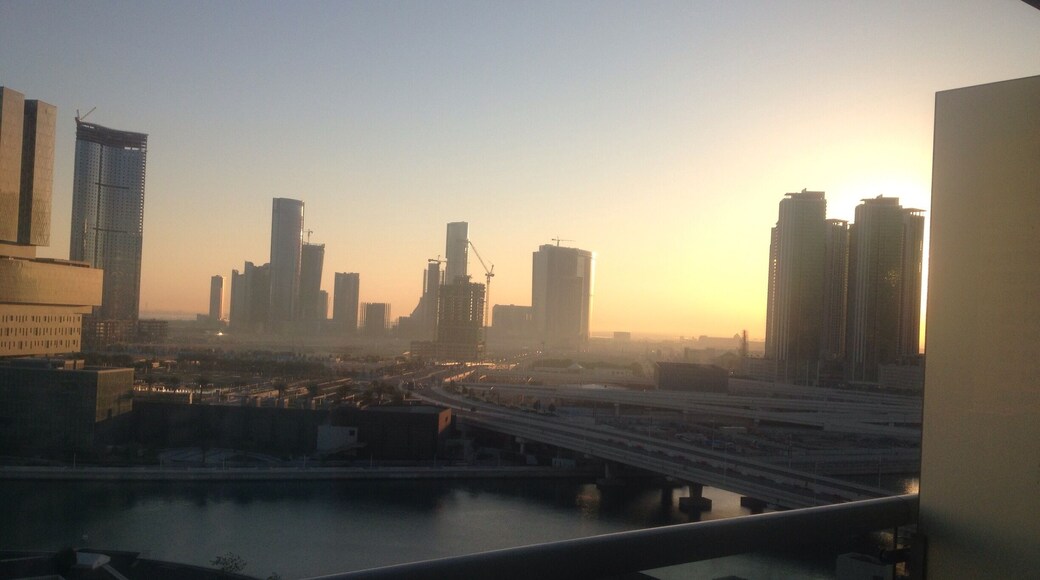 Early morning #sunrise in #abudhabi from #beachrotanahotel