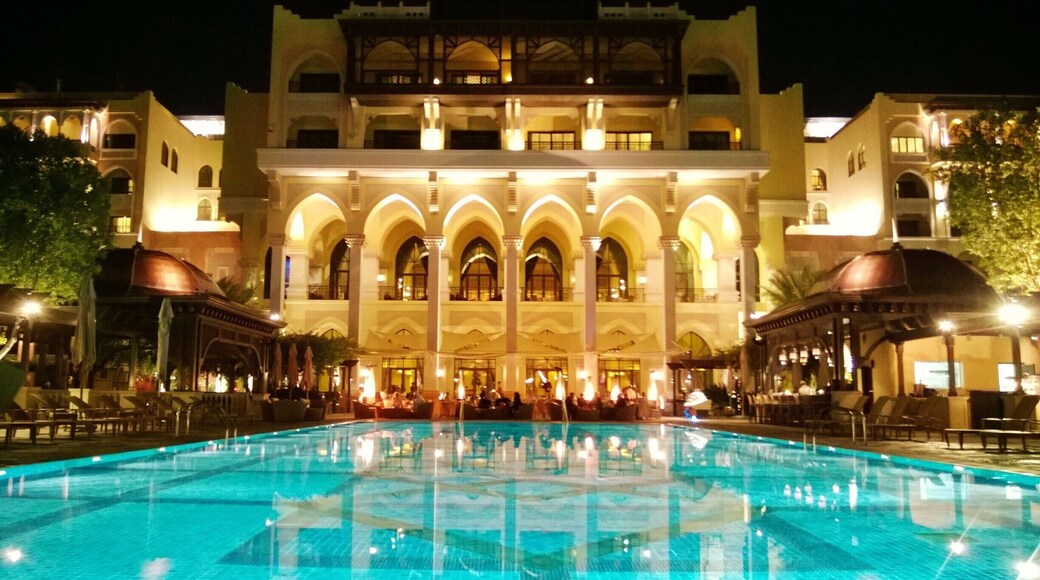 I chose to stay at this hotel because of the beautiful Arabian design. The service was wonderful also!