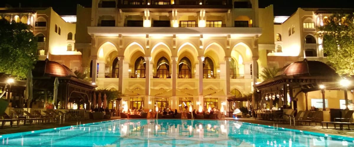 I chose to stay at this hotel because of the beautiful Arabian design.  The service was wonderful also!
