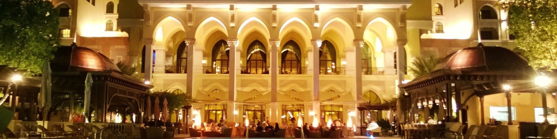 I chose to stay at this hotel because of the beautiful Arabian design.  The service was wonderful also!
