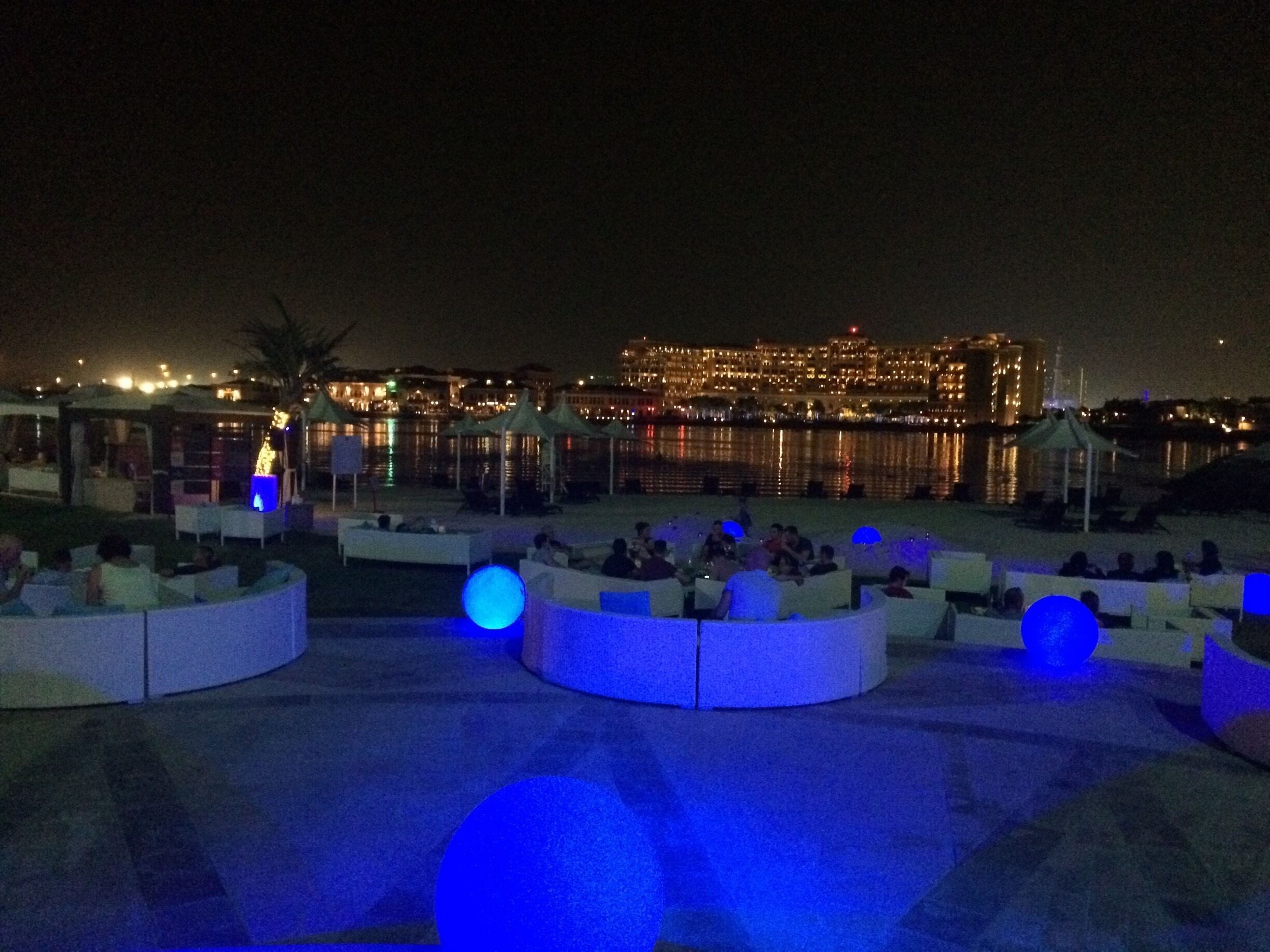 My favourite spot in Abu Dhabi :) Cheap drinks and great staff 