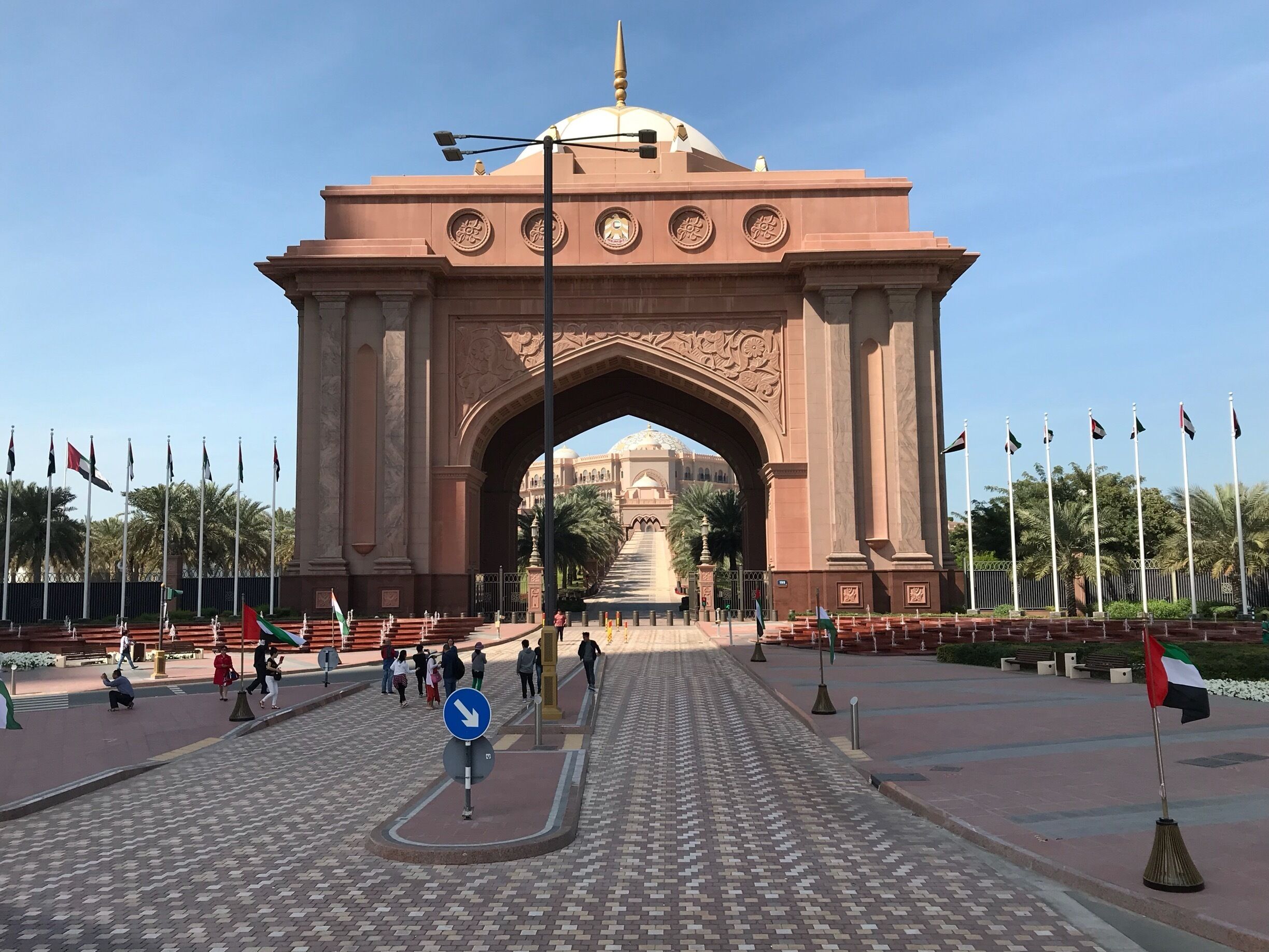 The sultán Palace with a private Arabian beach. Outstanding!