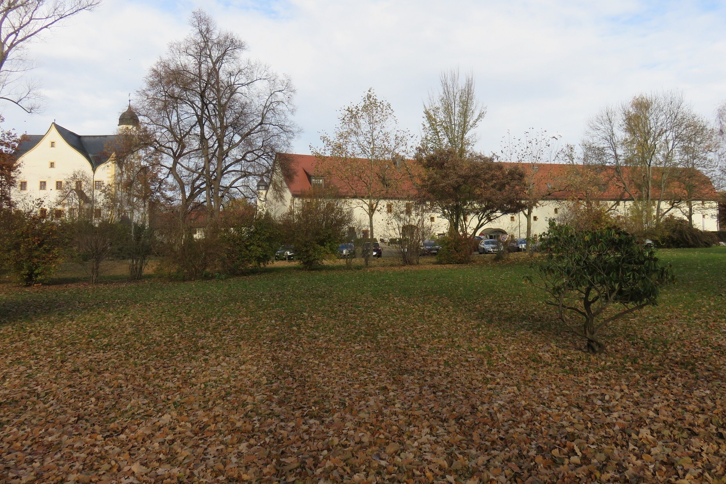 Wasserschloß Klaffenbach. Park und Nebengebäude. Kulturdenkmal Chemnitz-Klaffenbach.