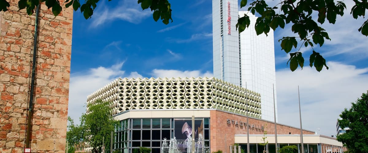 Chemnitz which includes a square or plaza and a fountain