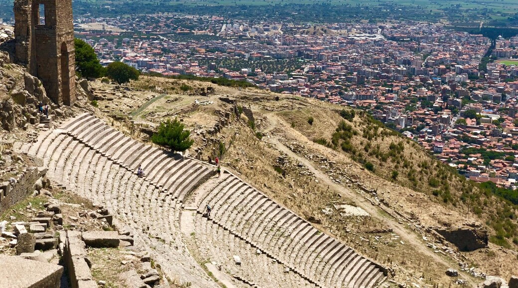 One of the best amphitheater view with city below as backdrop