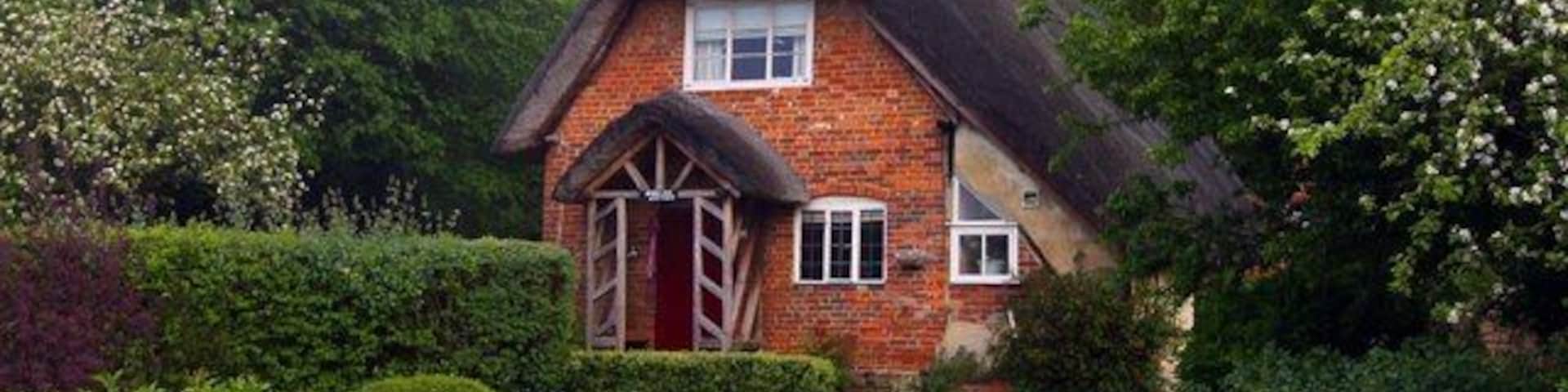 Thatched Cottage in Clifton Hampden