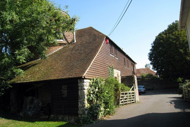Stone Hill Oast, Stone Hill Road, Egerton, Kent Single round kiln oast house. Kiln roof capped off. Grade II listed http://www.imagesofengland.org.uk/details/default.aspx?id=180865