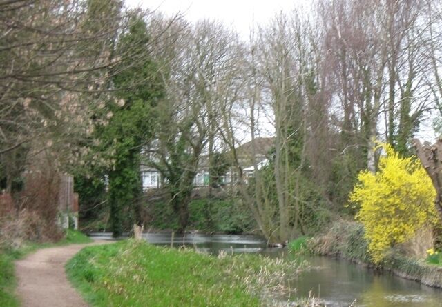 Wendover Arm: Looking towards the Winding Hole The Winding Hole was the end of navigation when the Wendover arm was in use, and allowed the barges to turn round. See 1235539