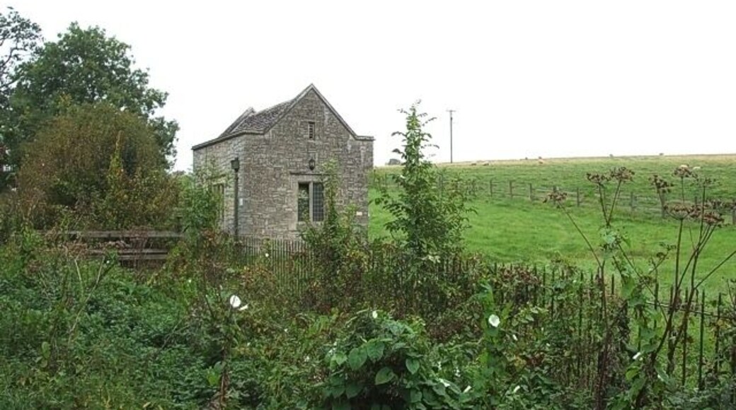 Quainton Booster Station This little pumping station owned by Thames Water is near to a small lane junction to the east of Quainton.