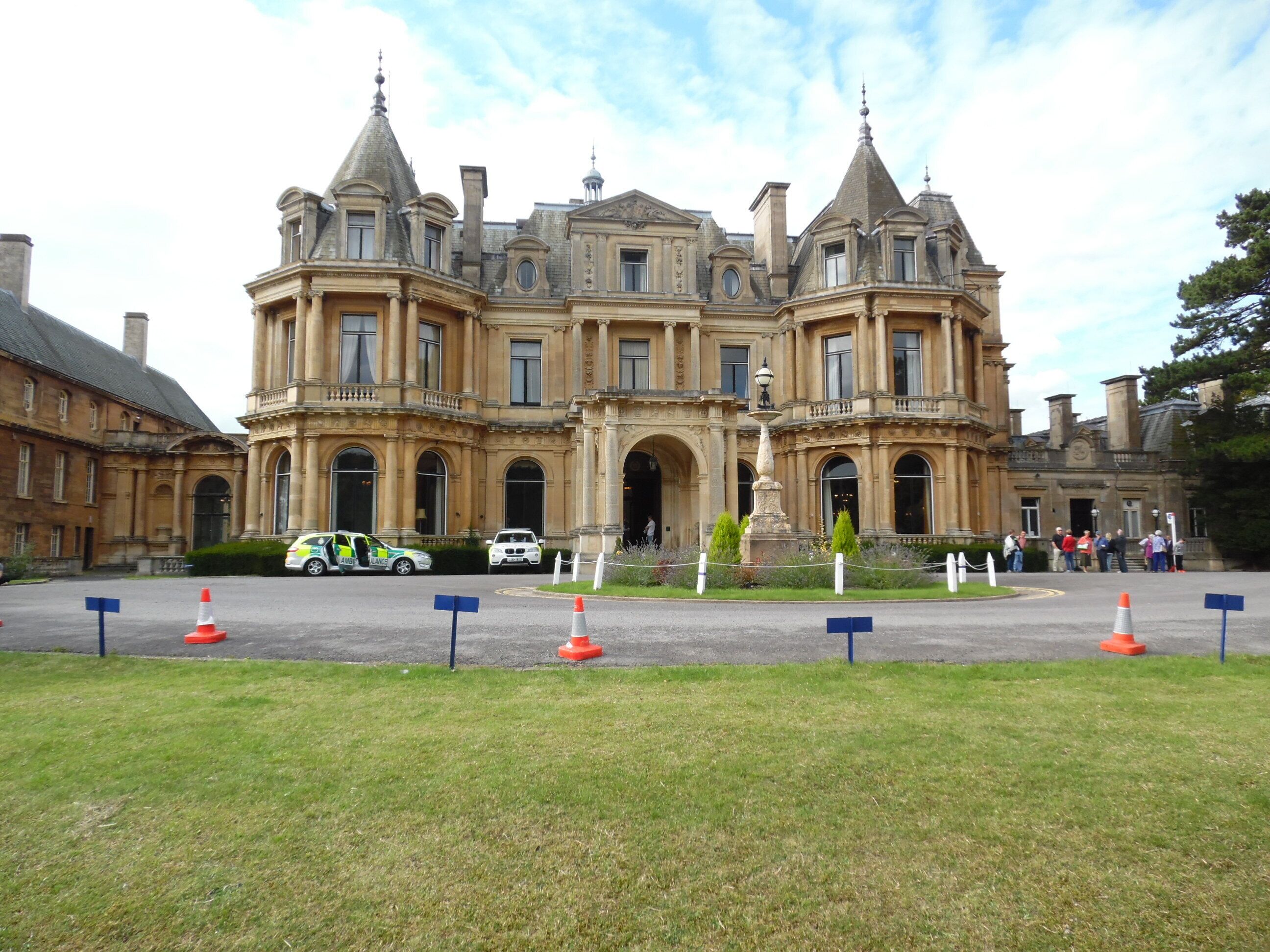 Front Entrance of Halton House (1). Situated off Upper Icknield Way, this House dates from the early 1880s and since 1919 has been a Royal Air Force Officers' Mess. To the left of the photo can be seen the West Wing (rooms and suites for living-in officers).