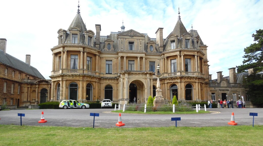 Front Entrance of Halton House (1). Situated off Upper Icknield Way, this House dates from the early 1880s and since 1919 has been a Royal Air Force Officers' Mess. To the left of the photo can be seen the West Wing (rooms and suites for living-in officers).