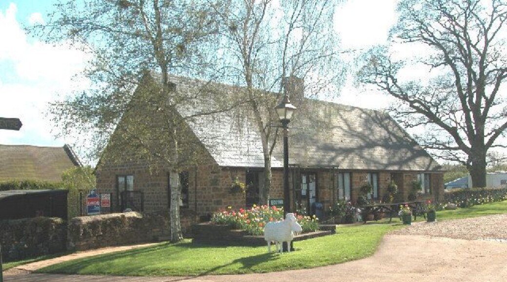 Bo-peep Farm Caravan Site. Site reception, located in the north west corner of the grid square with caravan and camping pitching areas to both east and west.