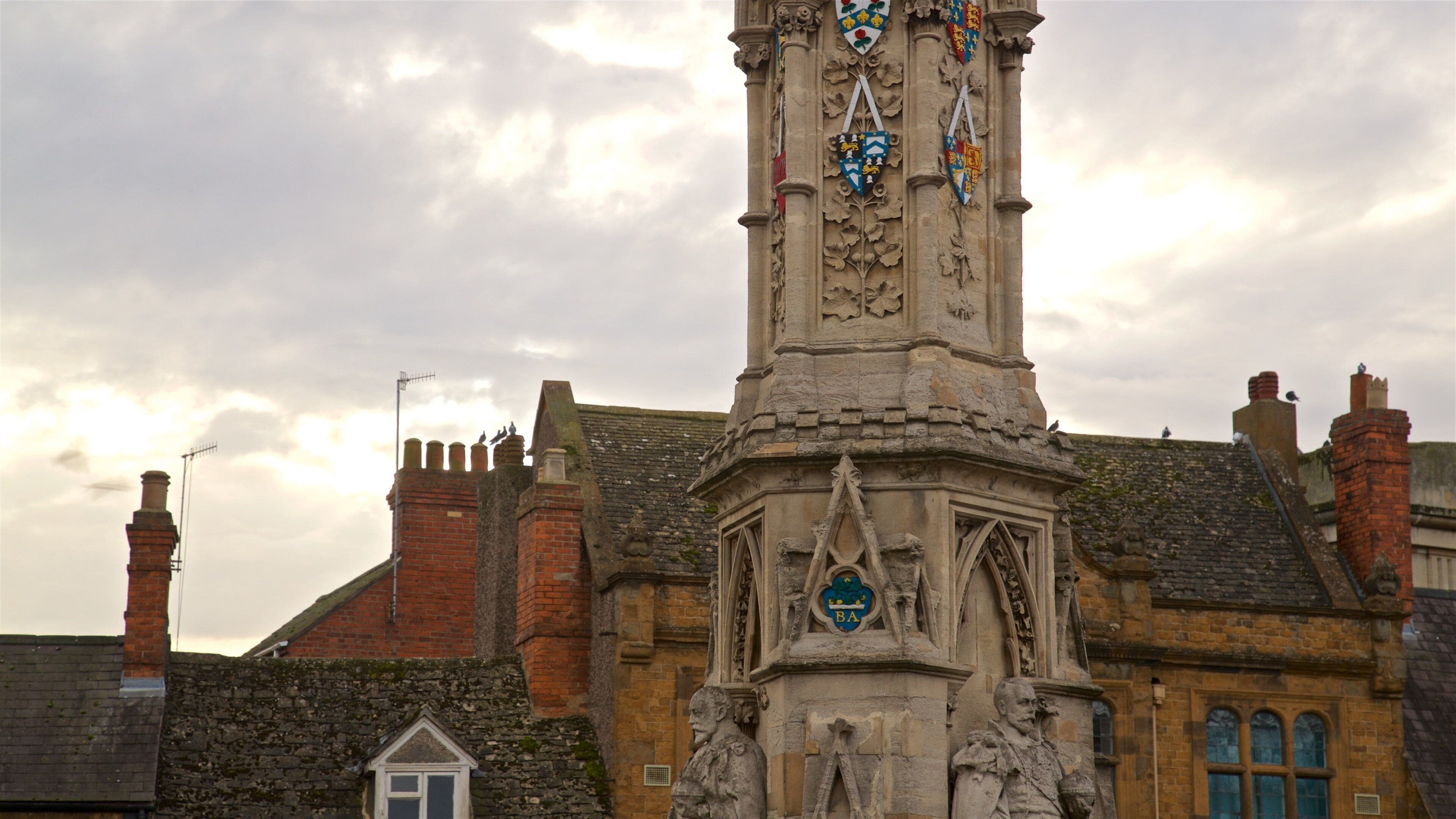 Banbury featuring a sunset and heritage elements