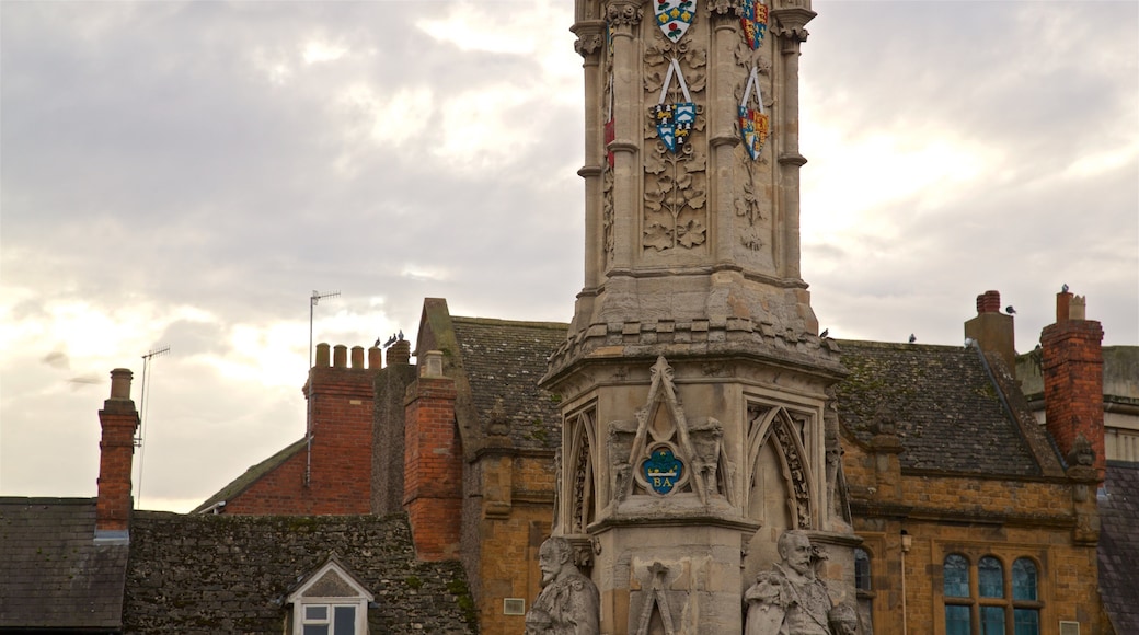 Banbury featuring a sunset and heritage elements