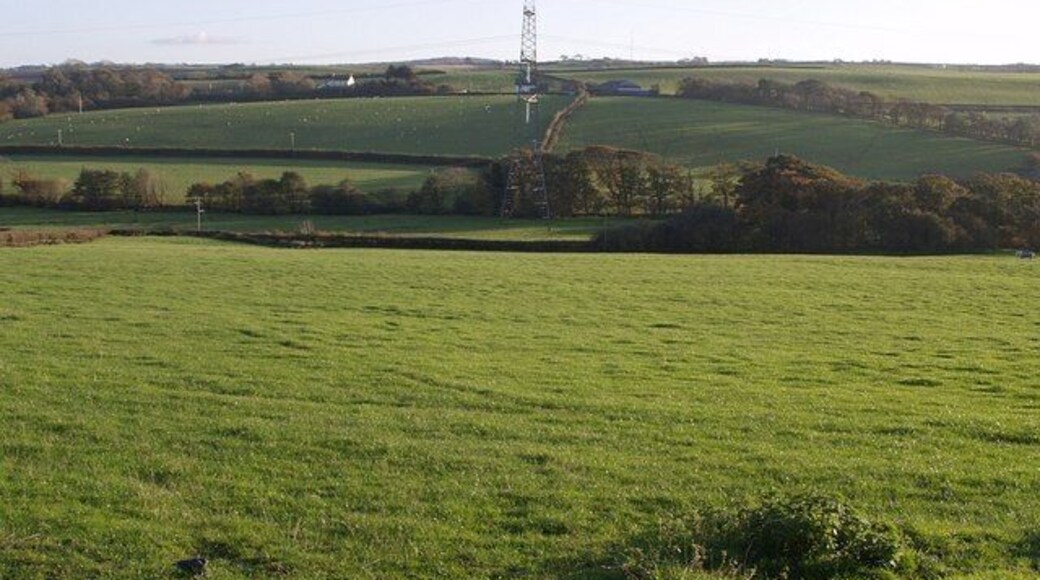New Kennacott. Taken from the same spot as 600856, looking across the valley to the south of Newton Tracey to buildings at Kennacott. New Kennacott is directly behind the pylon; the house at West Kennacott, to its left, straddles with gridline into SS5326.