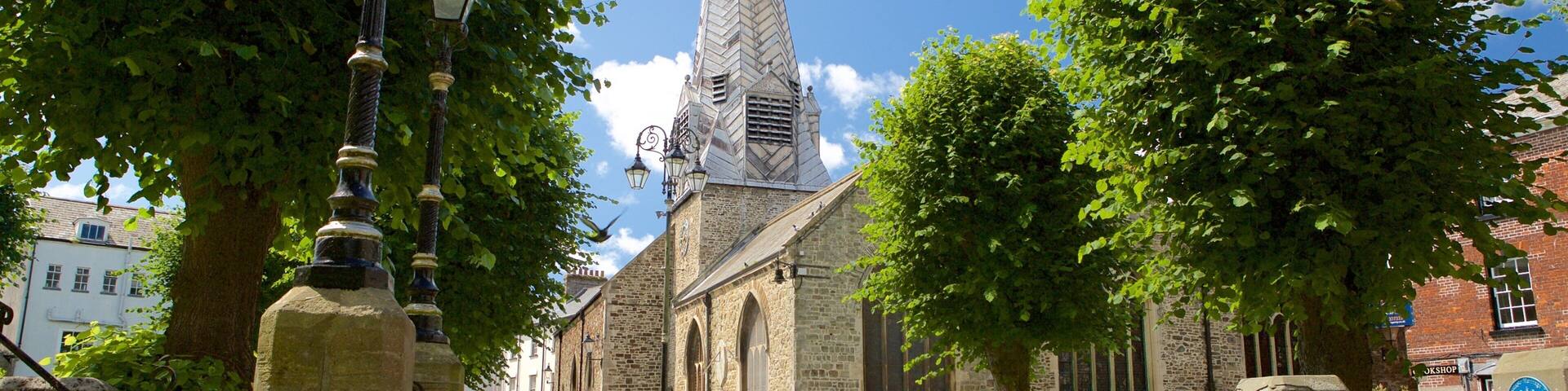 Barnstaple og byder på en lille by eller en landsby såvel som en lille gruppe mennesker