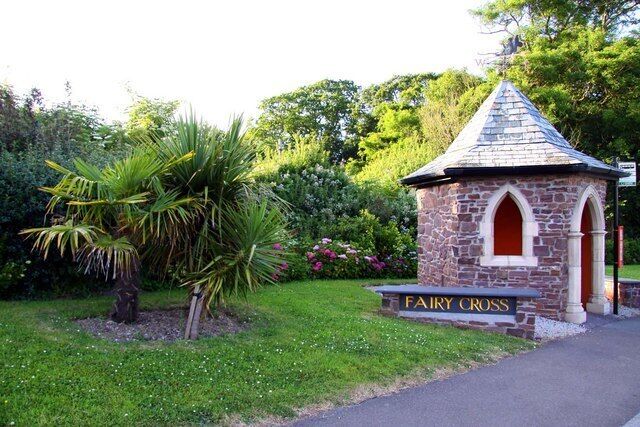 A bus shelter at Fairy Cross