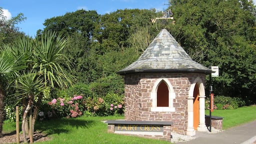 Bus Shelter, Fairy Cross.