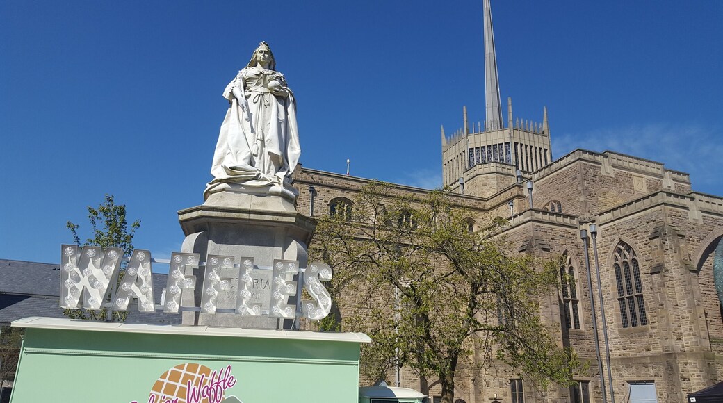 The Sky was blue today in Blackburn and Queen Vic was keen for a waffle. : )