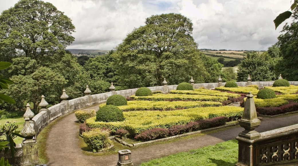 Photograph of the formal garden at Gawthorpe Hall, Lancashire