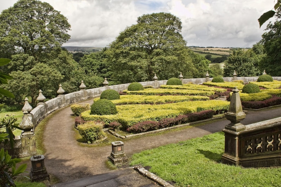 Photograph of the formal garden at Gawthorpe Hall, Lancashire