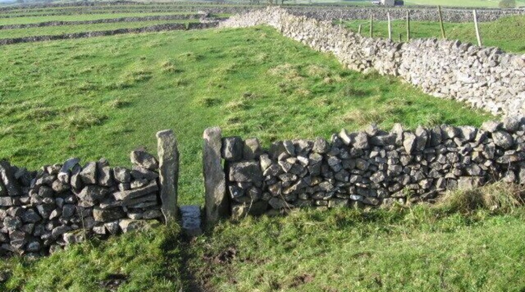 Footpath towards Monk's Dale