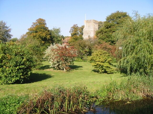 Wickhambreaux church from the raised bank of Wickham Road