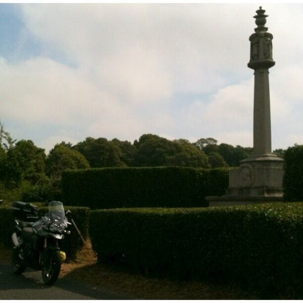 The "Bravest Village in the UK" cross, awarded in 1915 to Knowlton after 12 of the 39 villagers signed up and joined the British Army in the first months of the War.
#thankfulvillages #kent