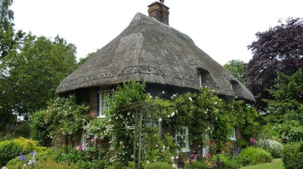 Thatched cottage, The Street, Womenswold